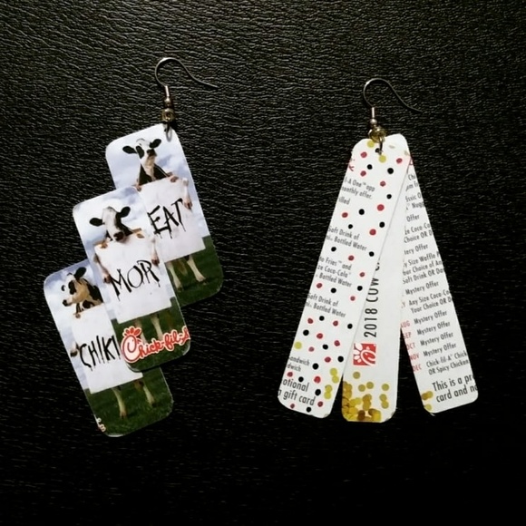 CFA 🐮 Credit Card Earrings 💳 - Picture 3 of 6